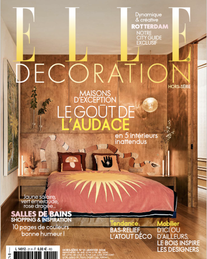 ELLE DECOR FRANCE TIMOTHY VAN OORSCHOT ART BLACK AND WHITE TOTEM